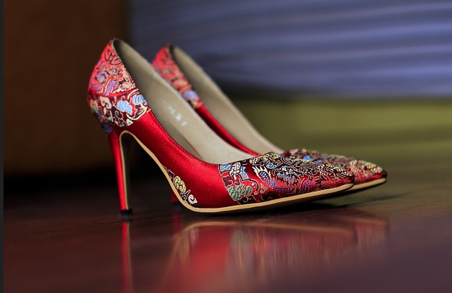 여성 하이힐 사진