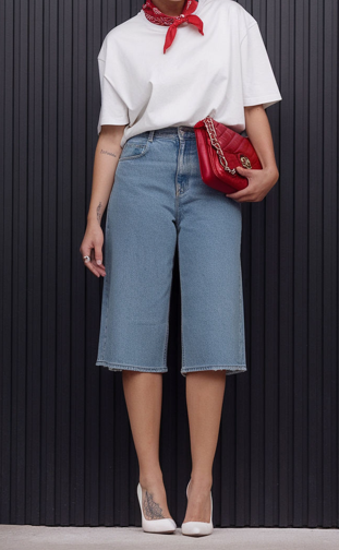 오버사이즈 화이트 반팔티 + 버뮤다 팬츠