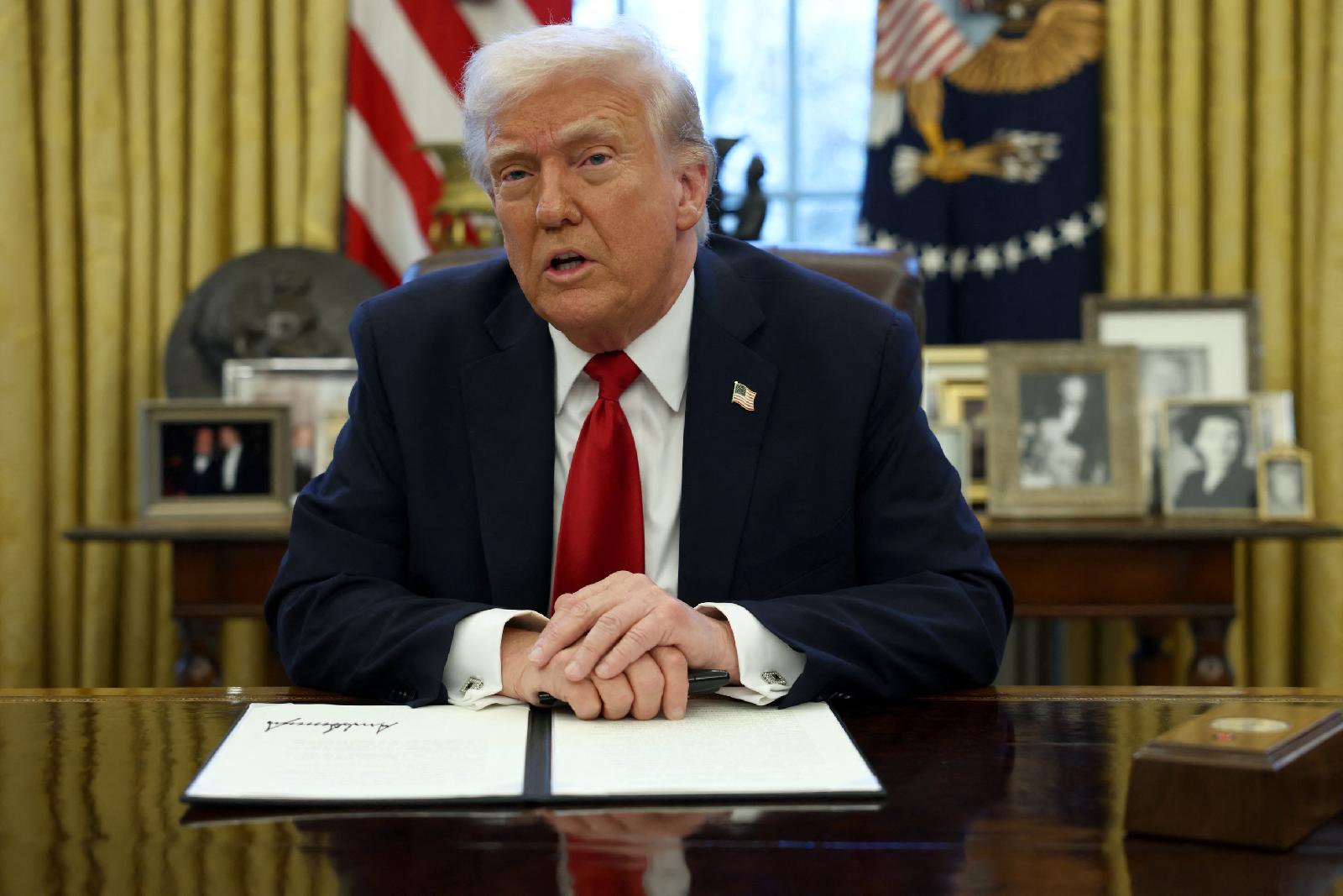 트럼프 관세 정책에 대한 사진 (출처 로이터 연합)