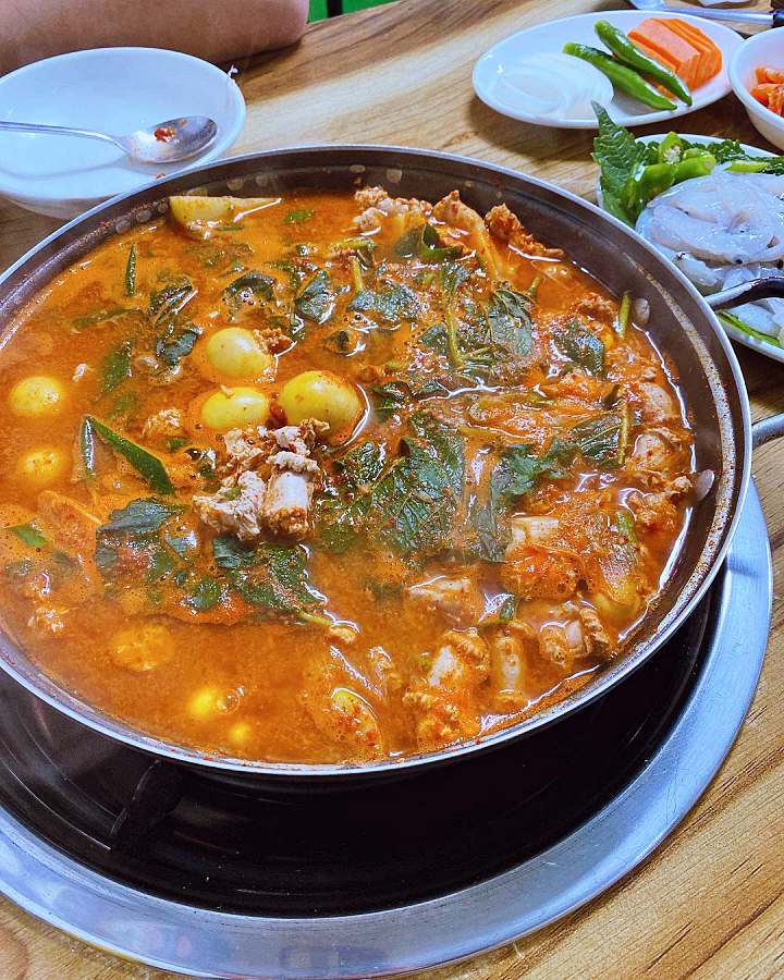 겨울엔 꼭 강추 술안주 알찬 맛 대결 닭 알탕 인천 동구 맛집 추천 생방송투데이 수요맛전