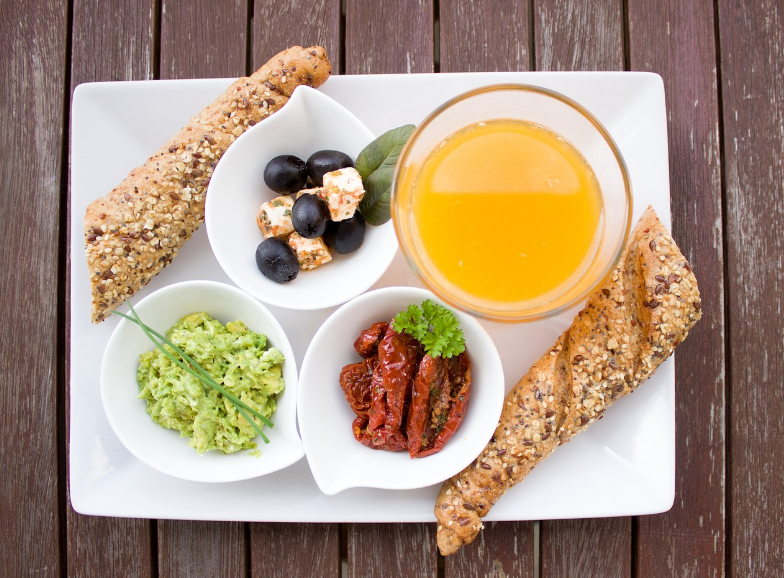 걷기가 생명력을 높이고 식욕을 증가시키는 생리학적 과정 관련 사진