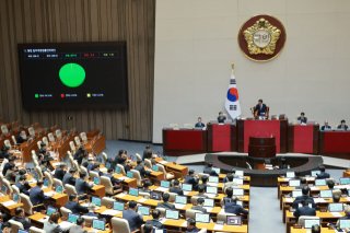 친족상도례 폐지 환호