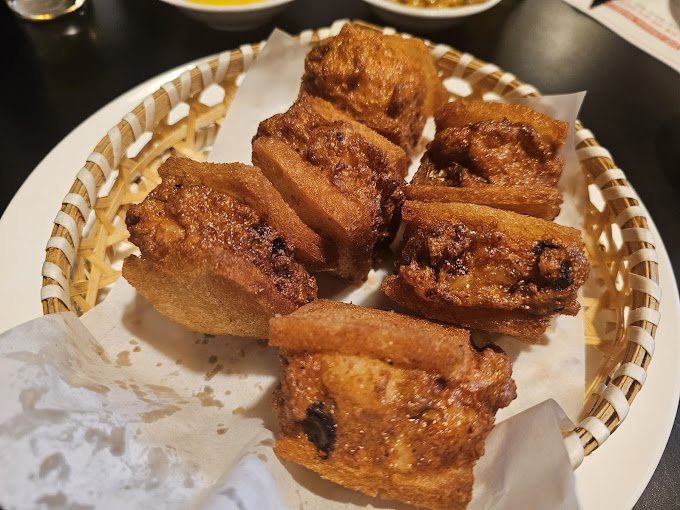 마포 서교동 멘보샤집 '진진'