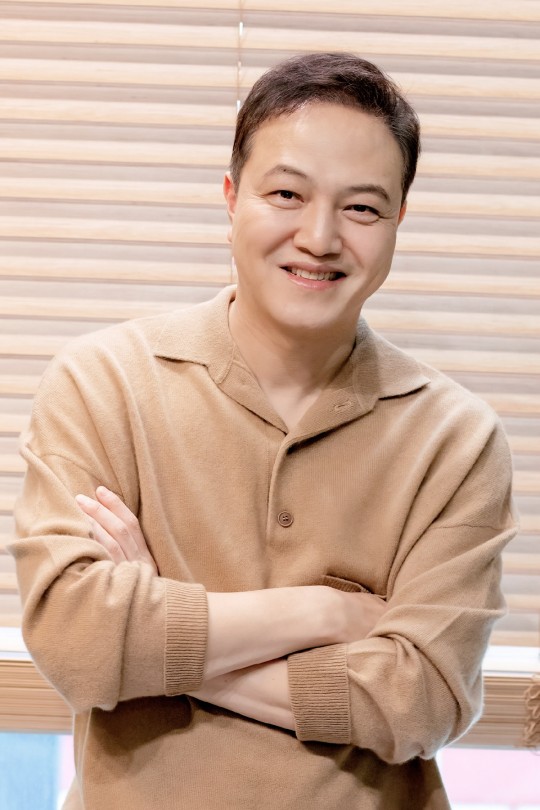 낮에 뜨는 달 정웅인