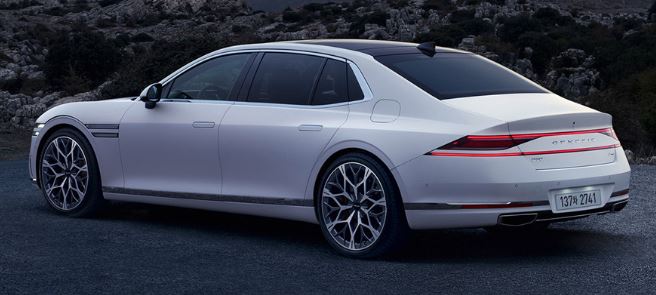 2025 G90