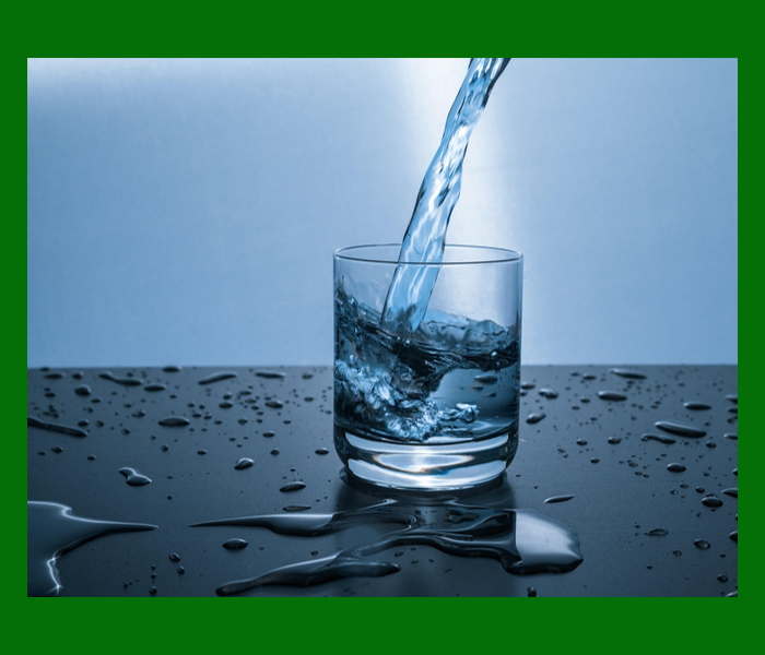 녹색변 대처방법 - 충분한 수분섭취하기