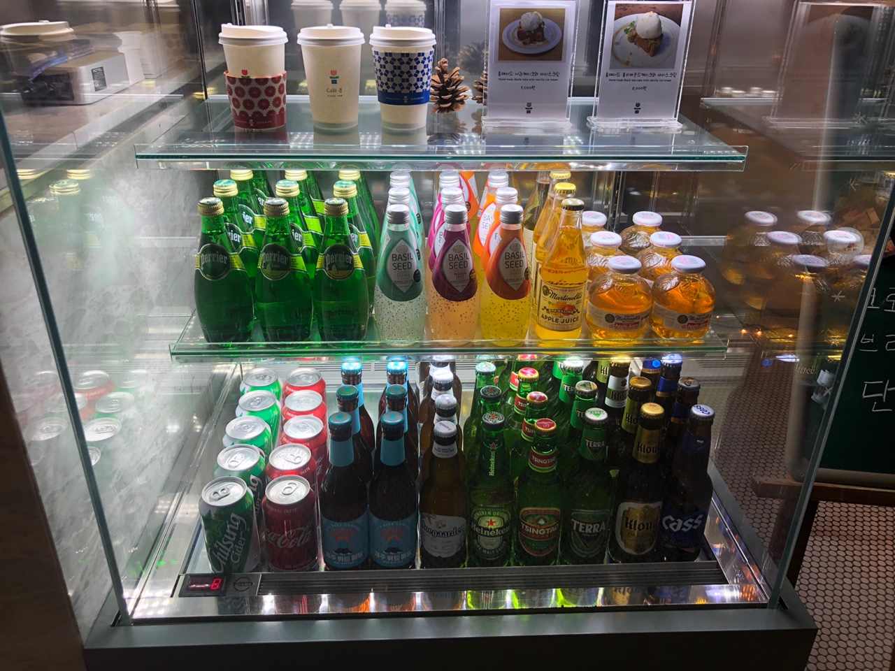 제주봄스테이-카페-음료-냉장고