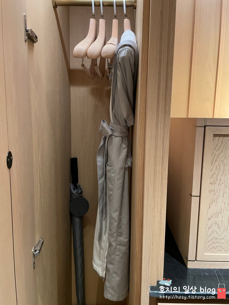 제주 JW메리어트 디럭스룸 옷장