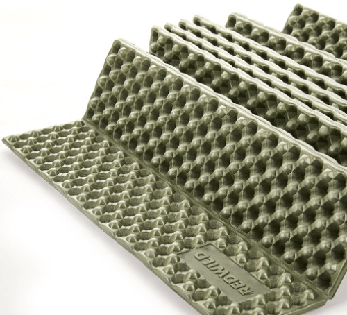 캠핑 준비물 메이튼 발포매트 사진 이미지입니다.