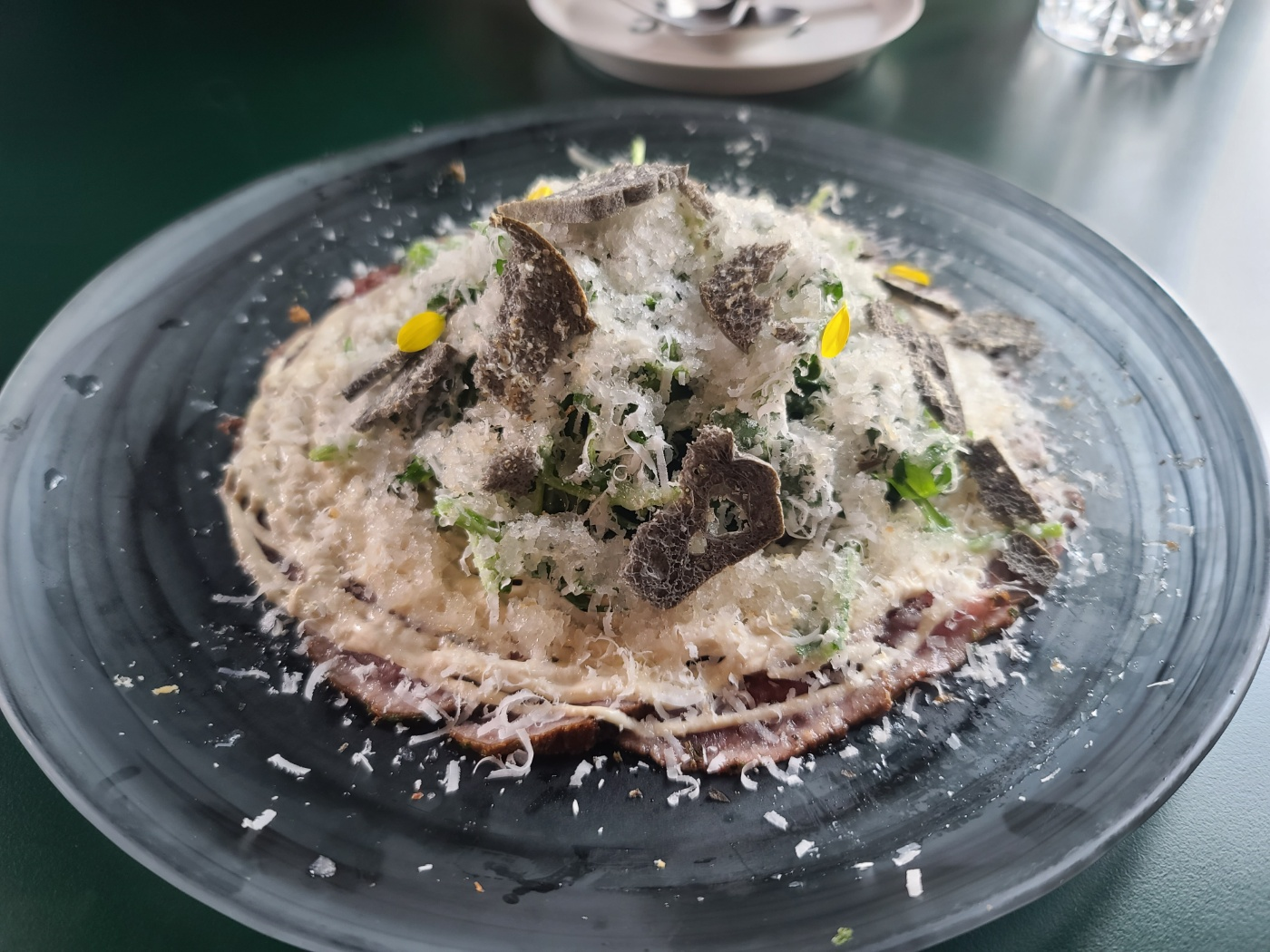 스모크 비프 카르파치오