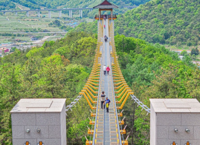 봉명산 출렁다리