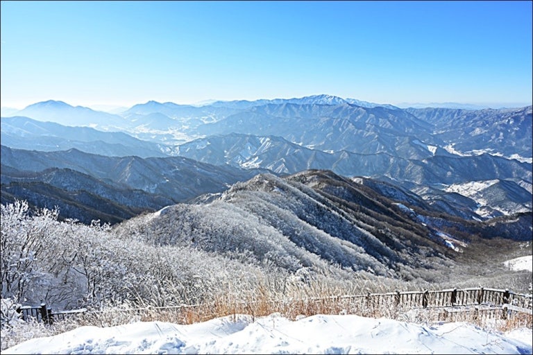 민주지산