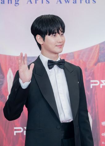 김수현 조보아 디즈니 넉오프 프로필 드라마 나이