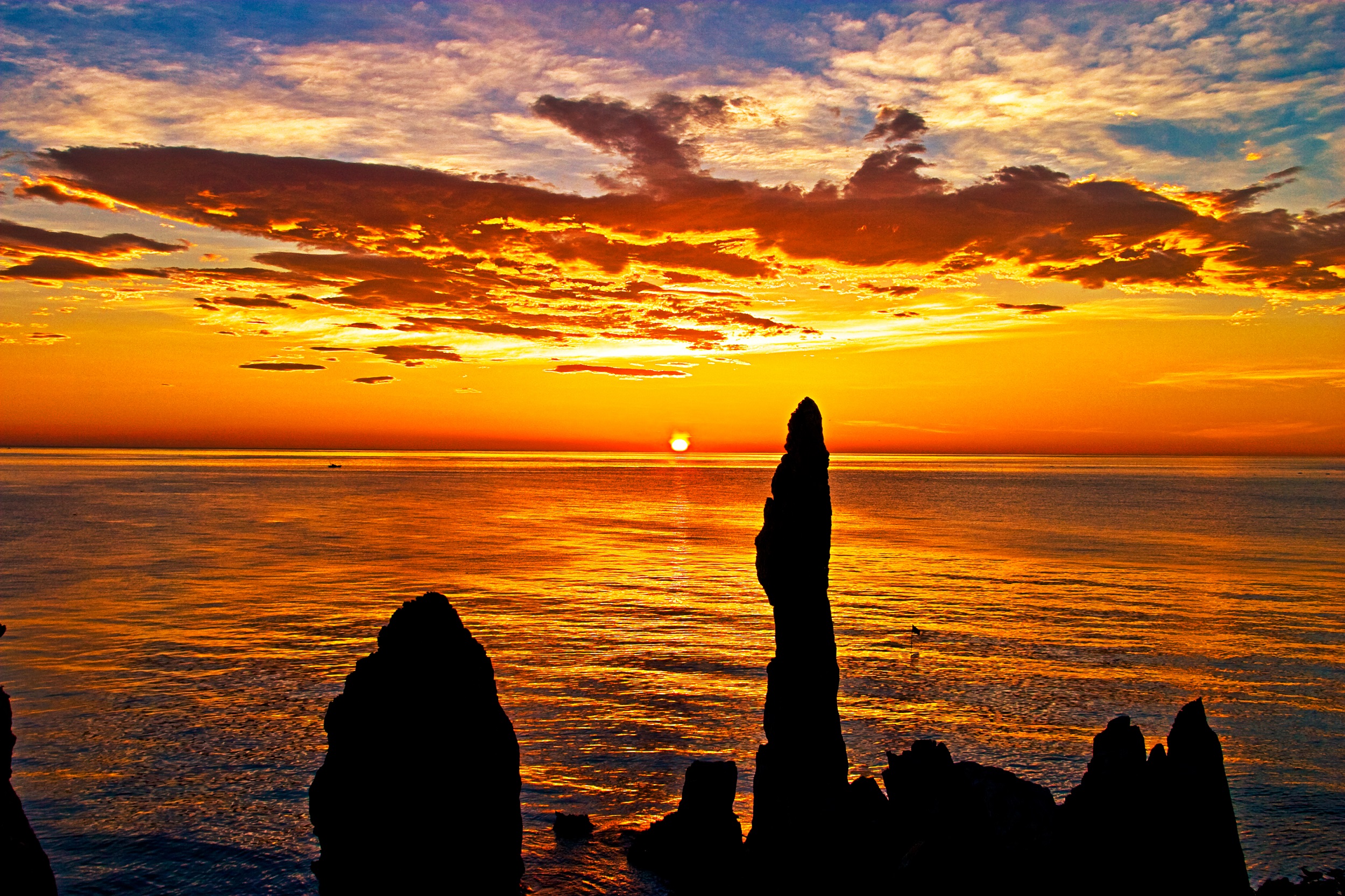 촛대바위(출처:코레일)