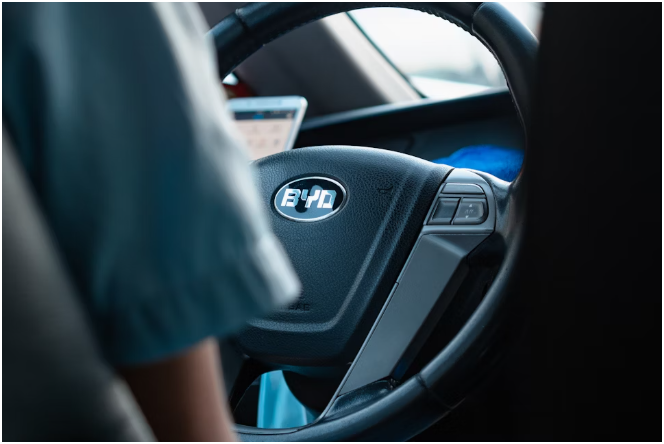 BYD와 CATL, 전기차 배터리 가격 혁신의 비밀