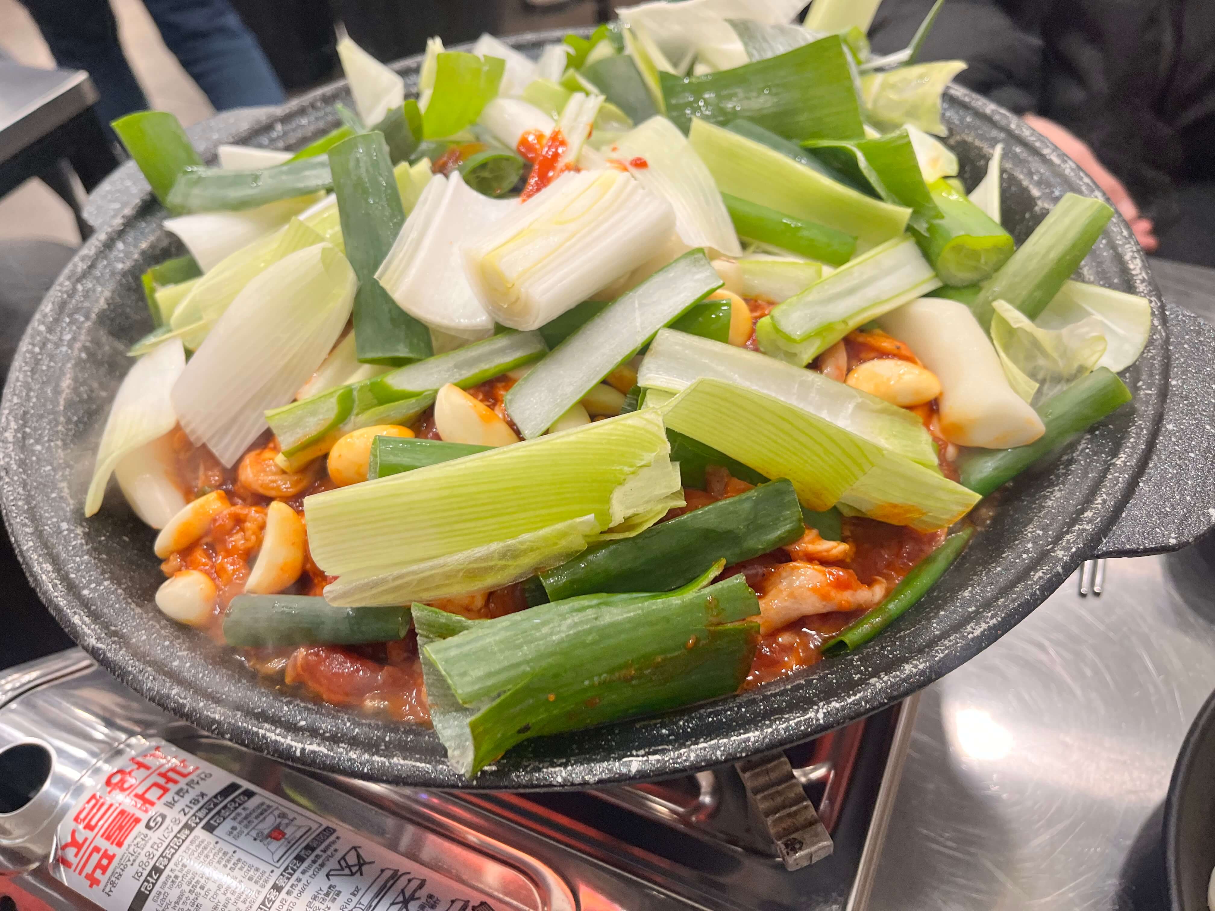 나오리주물럭 사당점 통마늘매콤주물럭