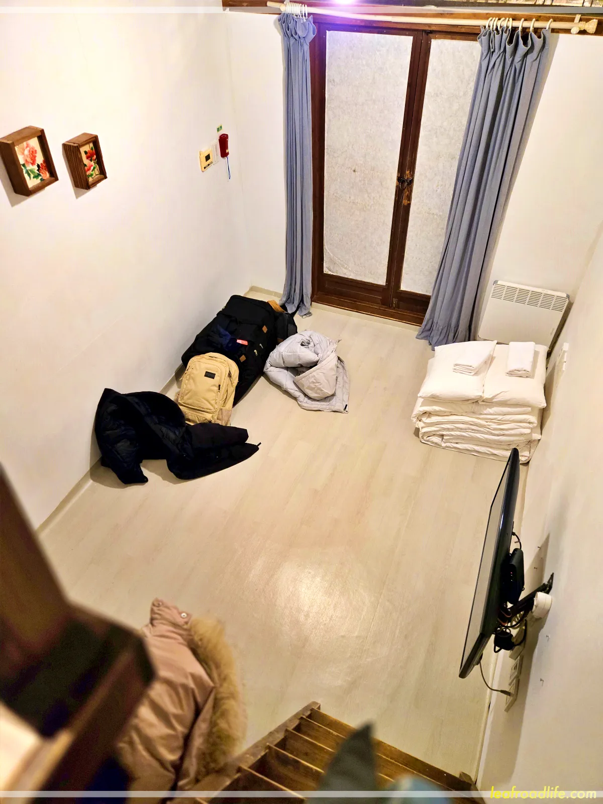 전주-한옥마을-숙박-가인당-그린나래-복층에서-내려다본-모습