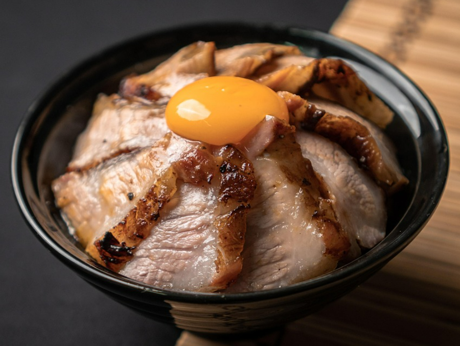 덮밥 요리 관련 사진