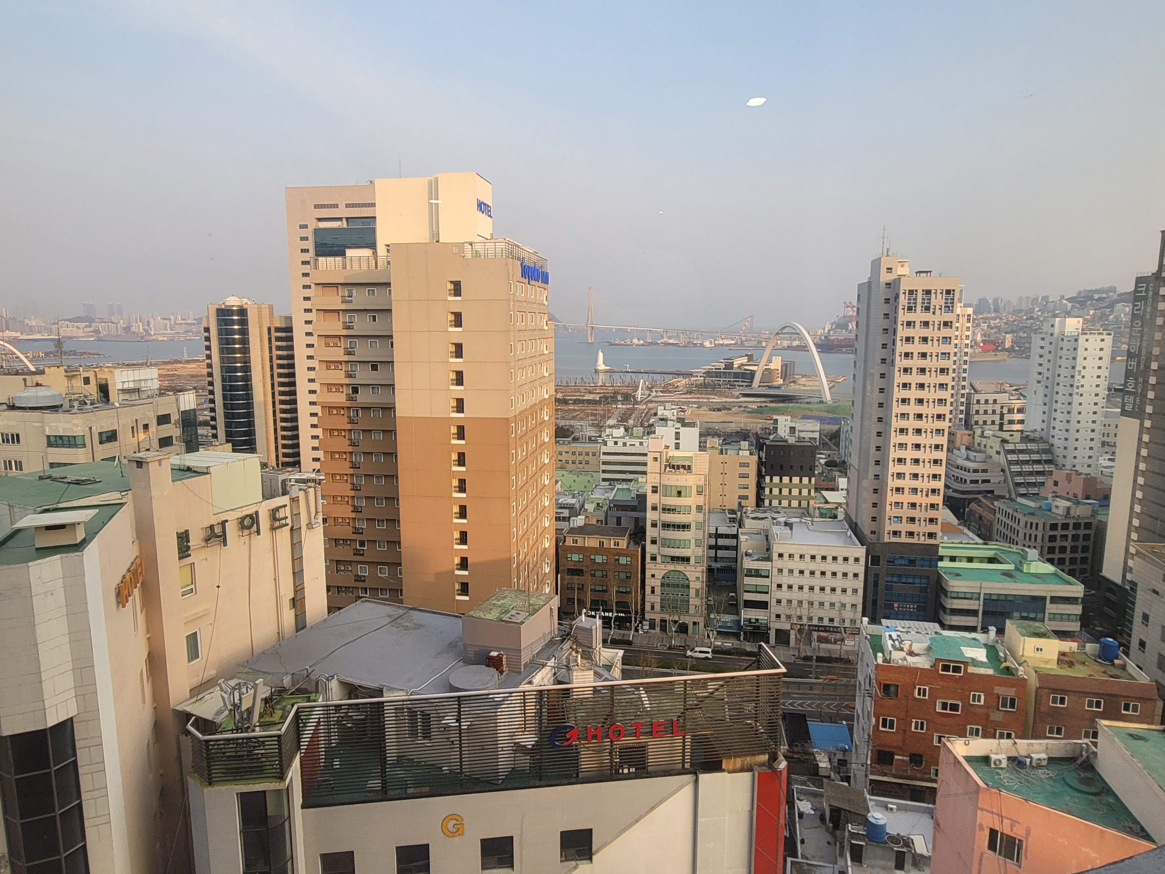 코모도 호텔 방 뷰