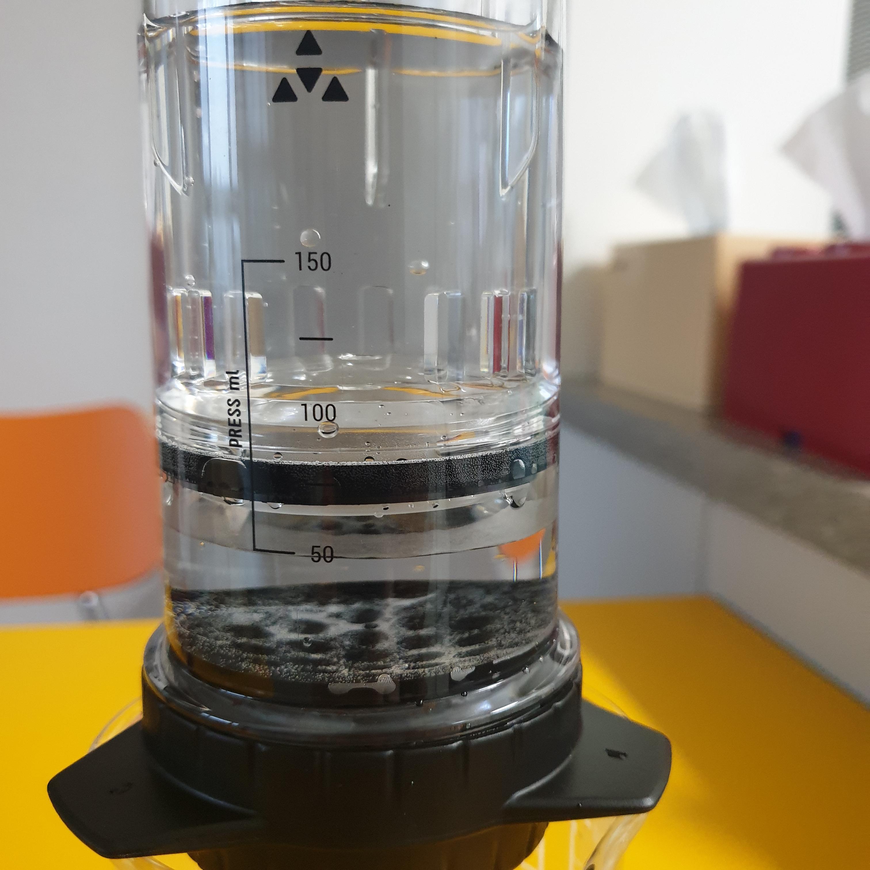 델터 프레스(Delter Coffee Press)의 특징과 추출 레시피_50ml만큼 플린저를 올린 모습