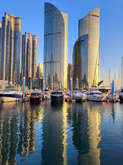 3. 부산 해운대 – 바다와 도심이 만나는 휴양지