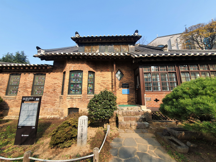 스윗즈-주택-정면