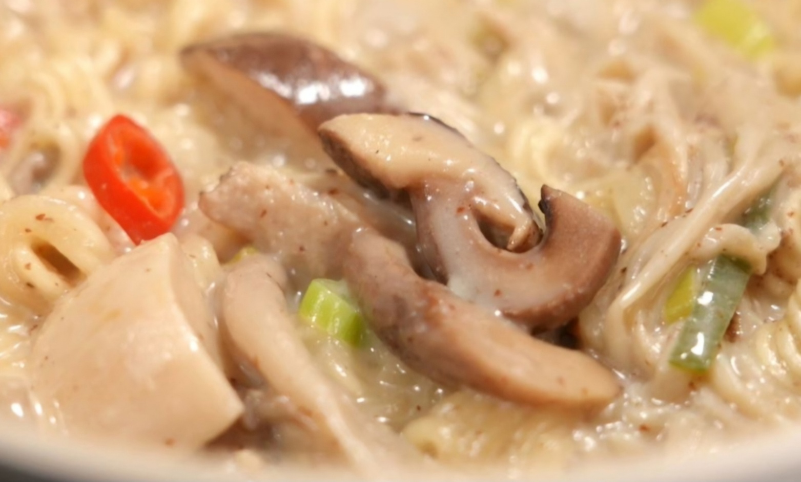 이찬원 버섯들깨탕면