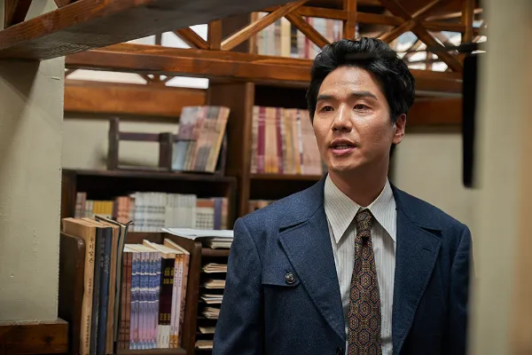 박훈 역의 김태훈