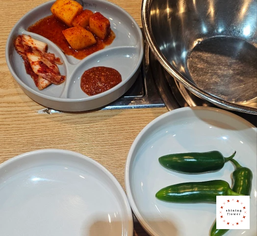 맛나감자탕 구서점-기본 상차림