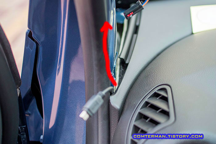 올란도 블랙박스 전선 대시보드 통과