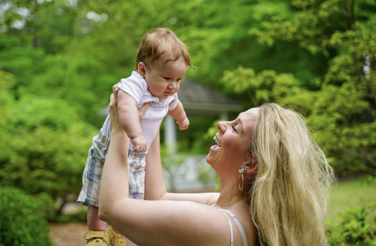 이유식 거부하는 아기, 왜 그럴까? 꼭 알아야 할 해결법 & 꿀팁 총정리