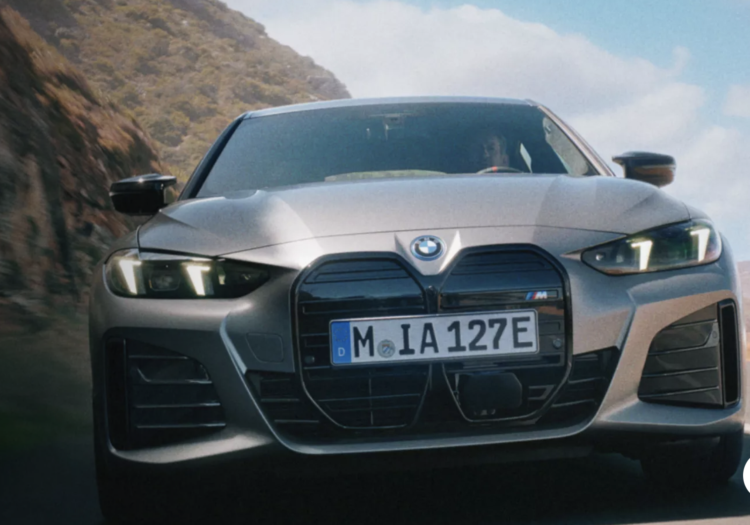 제로백 3.9초! BMW i4 M50 xDrive 국내 출시, 전기차의 끝판왕?