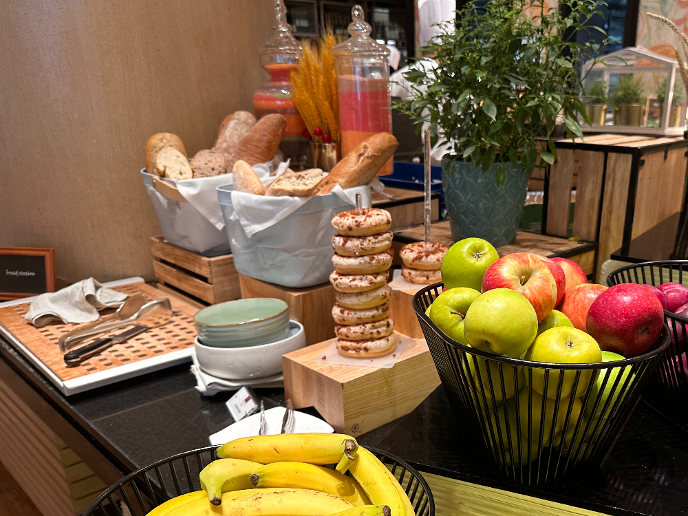 콘래드 센테니얼 호텔 조식