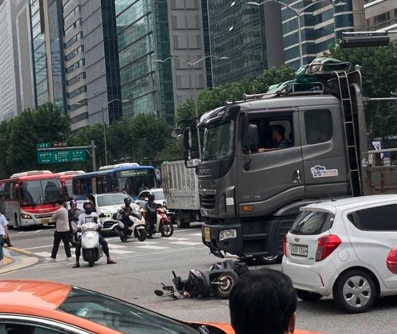 선릉역-오토바이-사망사고