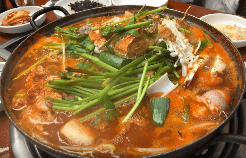 생방송투데이 역주행 청량리 해물탕, 연탄돼지갈비 맛집