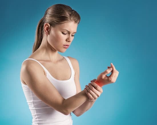 손목 통증 완화 주사 치료 – 종류, 효과, 적용 질환까지 총정리