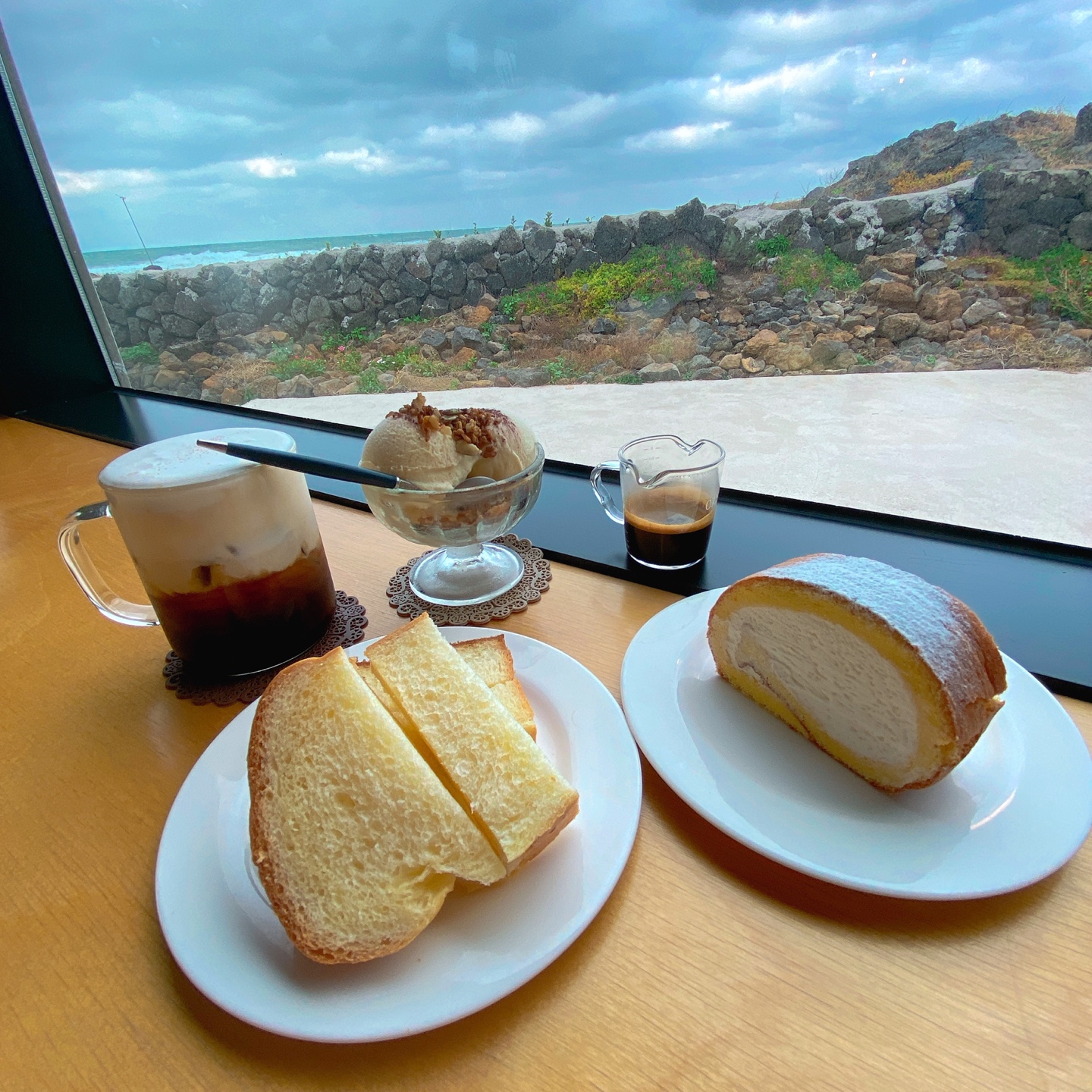 제주 조천방파제 오션뷰 로스터리 베이커리 카페 시소