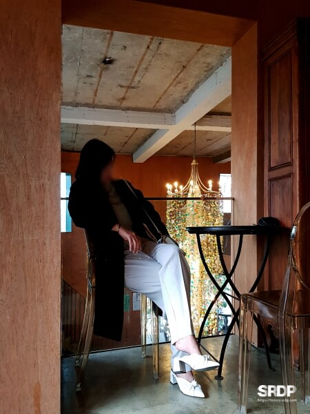 미사장-하남-미사-카페-숲속-카페-샹들리에-포토존