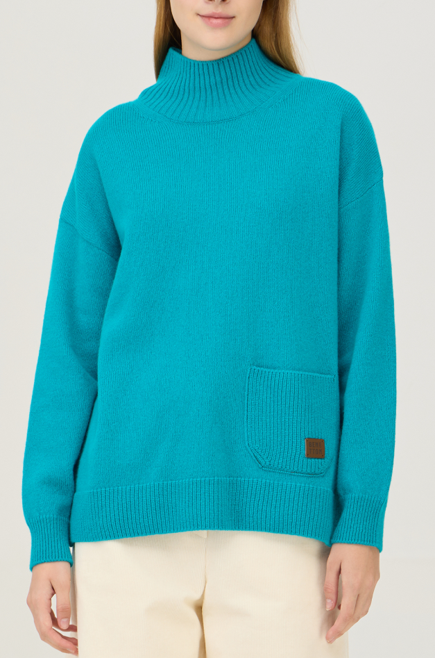 백 하트 자수 터틀넥 니트