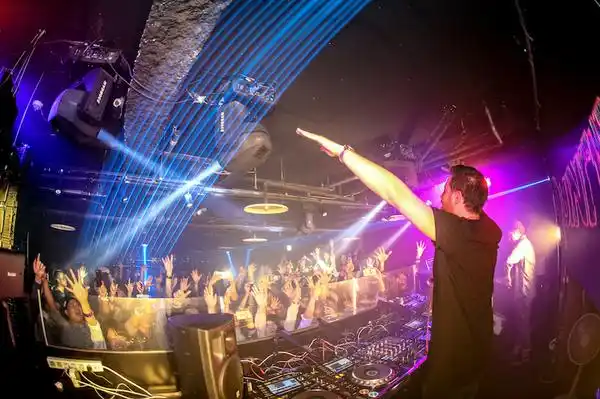 Cat's FUKUOKA (캣츠 후쿠오카)