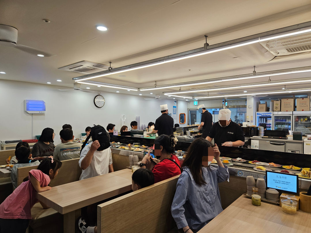 오늘 초밥 내부