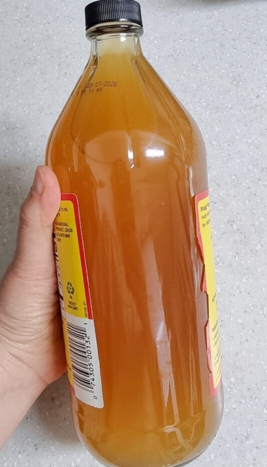 병에 담긴 사과식초 사진