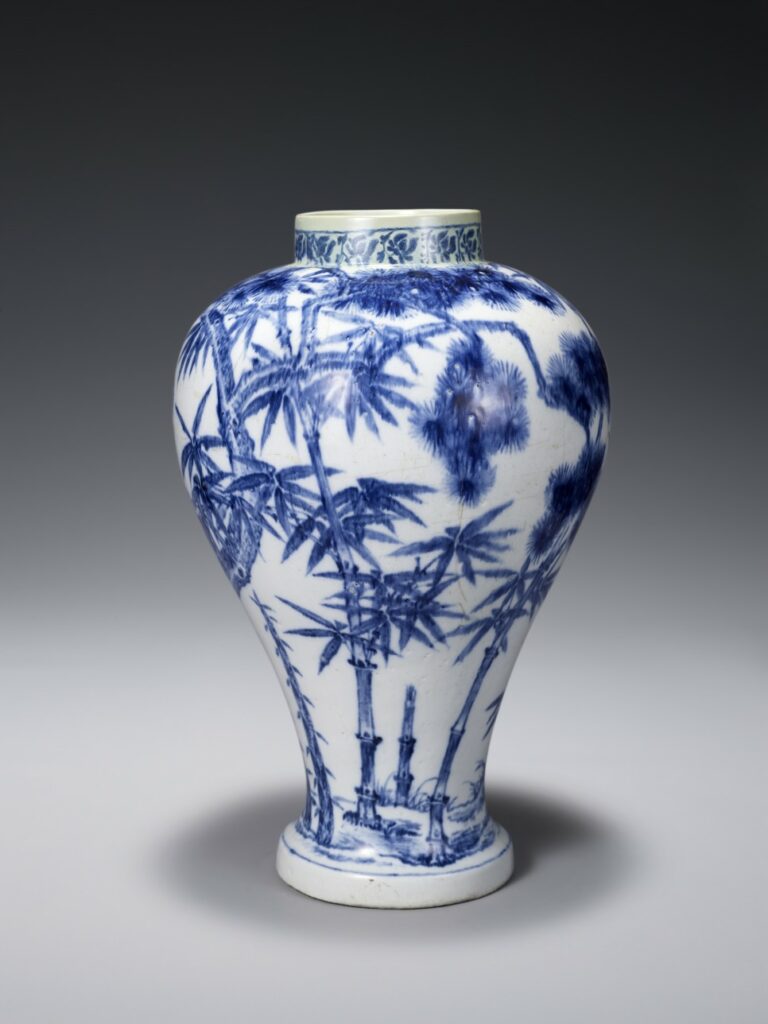 리움미술관 1부 절정, 조선백자_백자청화 홍치명 송죽문 호