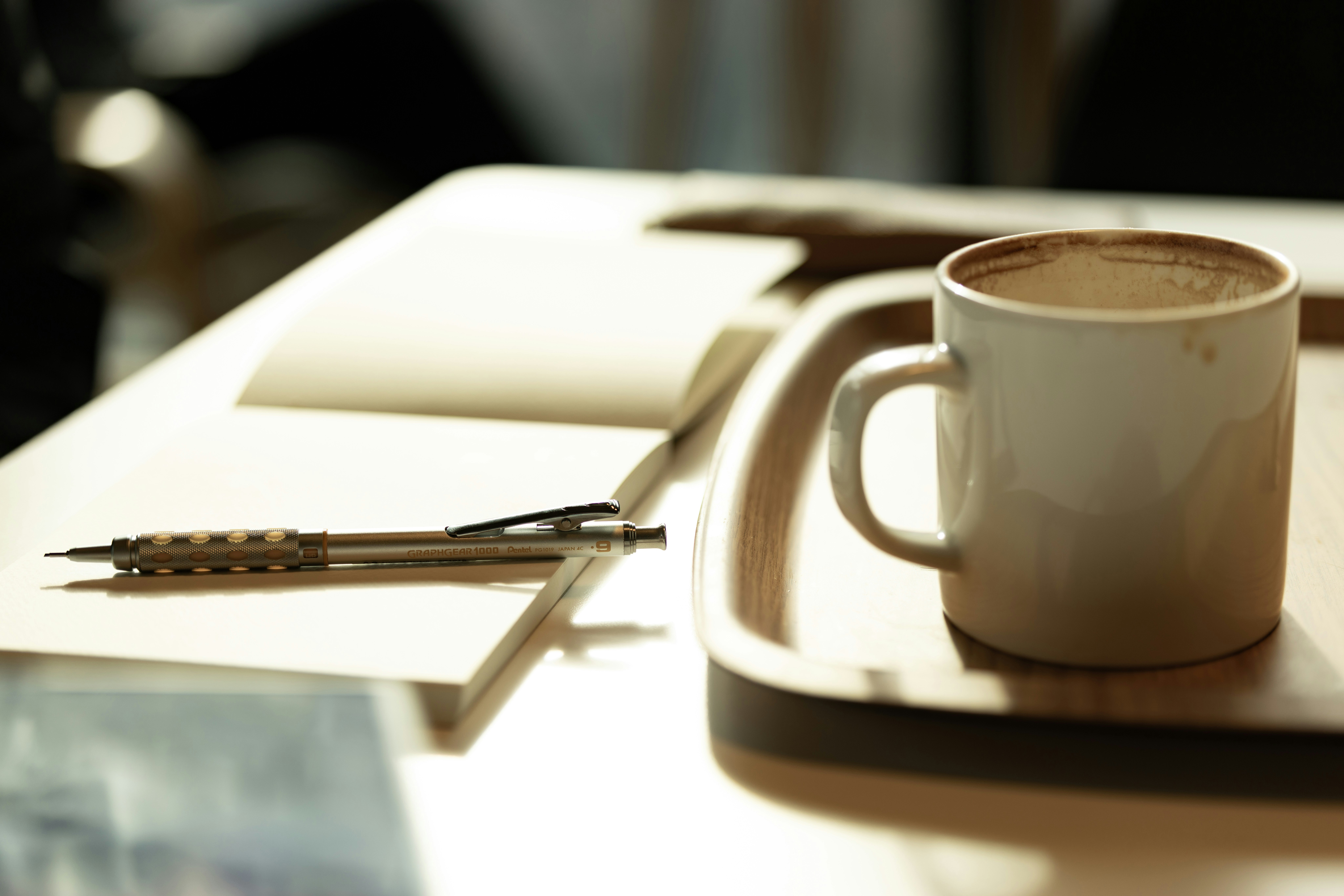 다이어리와 따뜻한 차 한 잔 관련 사진