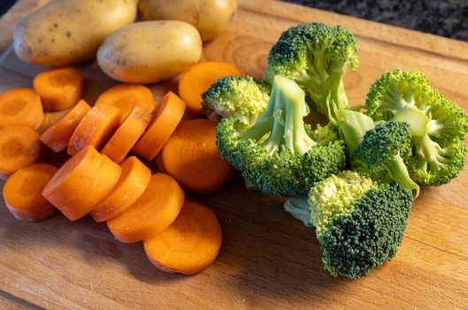 혈압낮추는음식 / 칼륨이 많은 음식 효능, 먹는법 - 잎채소, 브로콜리, 비트, 당근, 감자