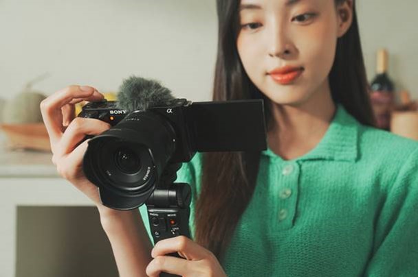 ZV-E10 소니 APS-C 렌즈 SEL11F18