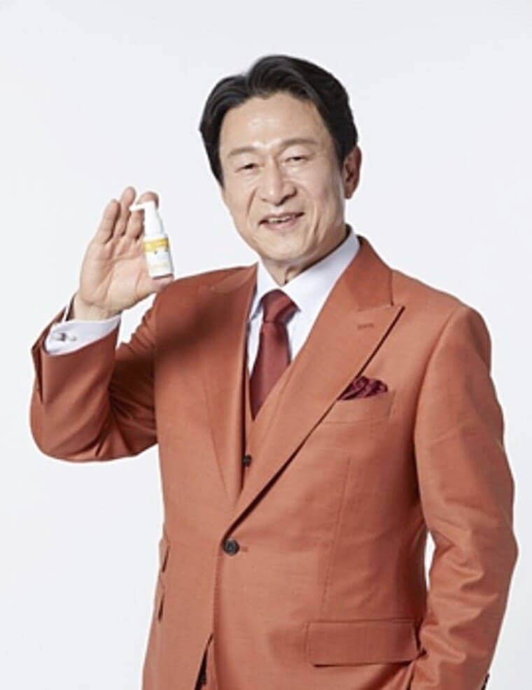 배우-김응수