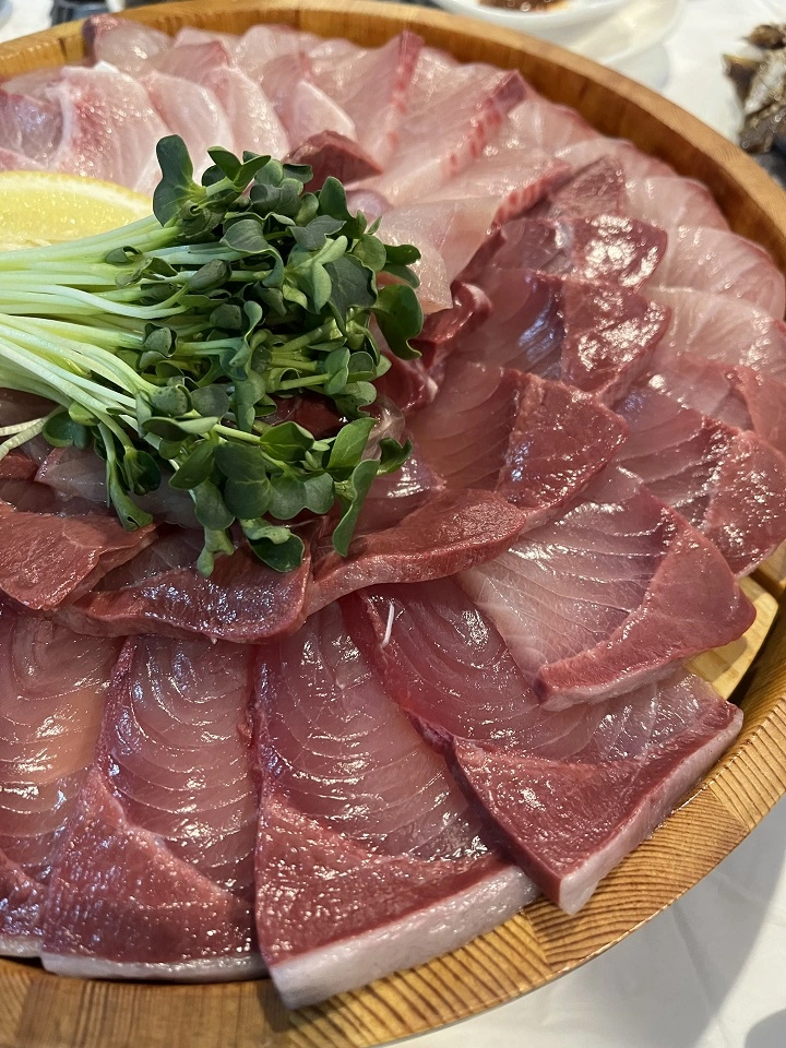 영롱한 빛깔을 자랑하는 대방어