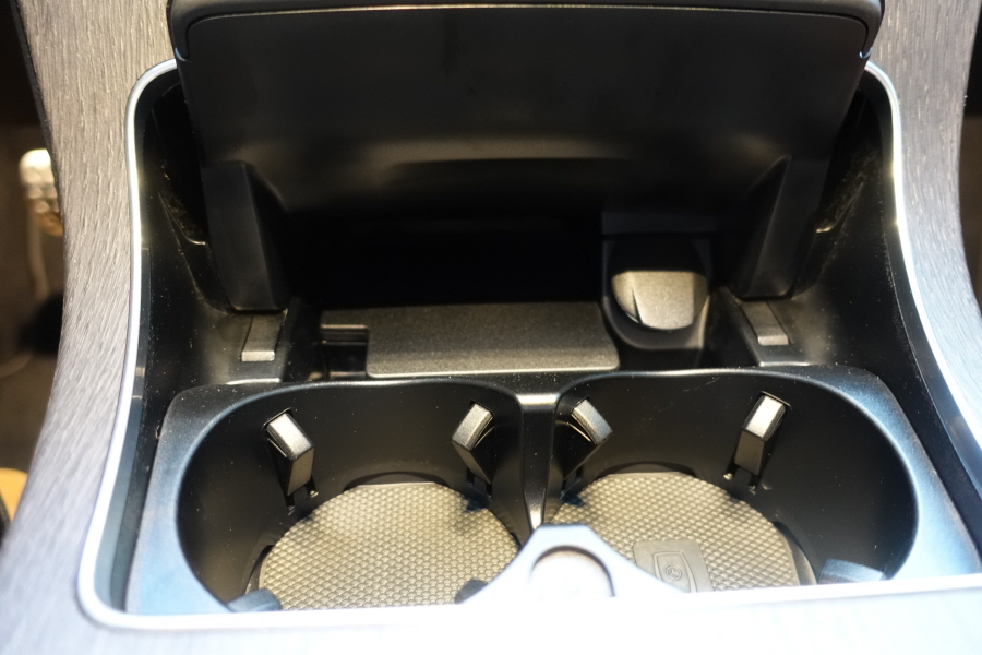 벤츠 GLC 300E 쿠페 실내디자인