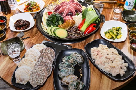 tvn 남겨서뭐하게 대구 경상도식 돌문어물갈비 회무침 맛집